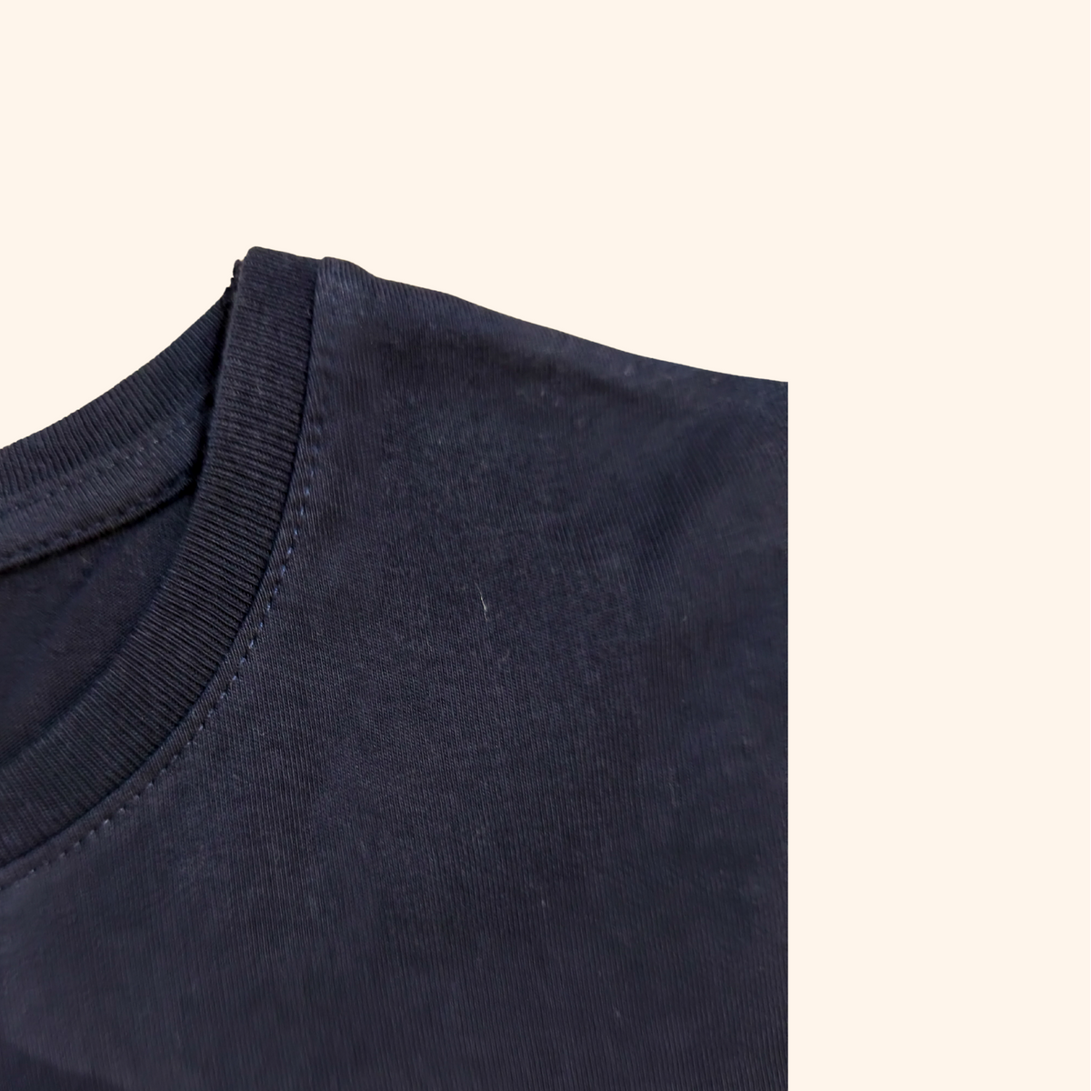 détail col tee-shirt femme Lyon coton finition